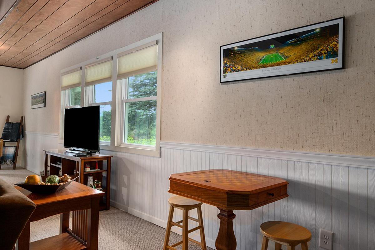 Lakeside Getaway With Dock, Firepit, Grill Newaygo Extérieur photo