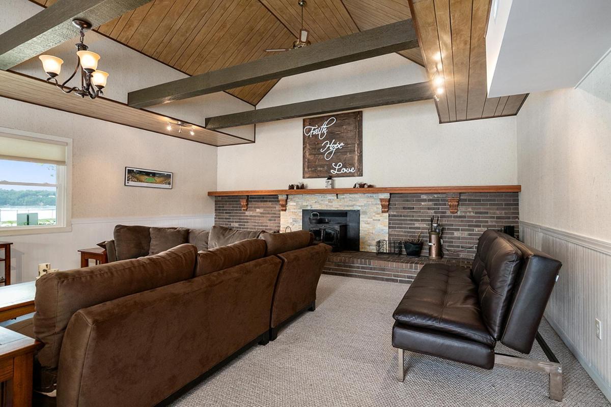 Lakeside Getaway With Dock, Firepit, Grill Newaygo Extérieur photo