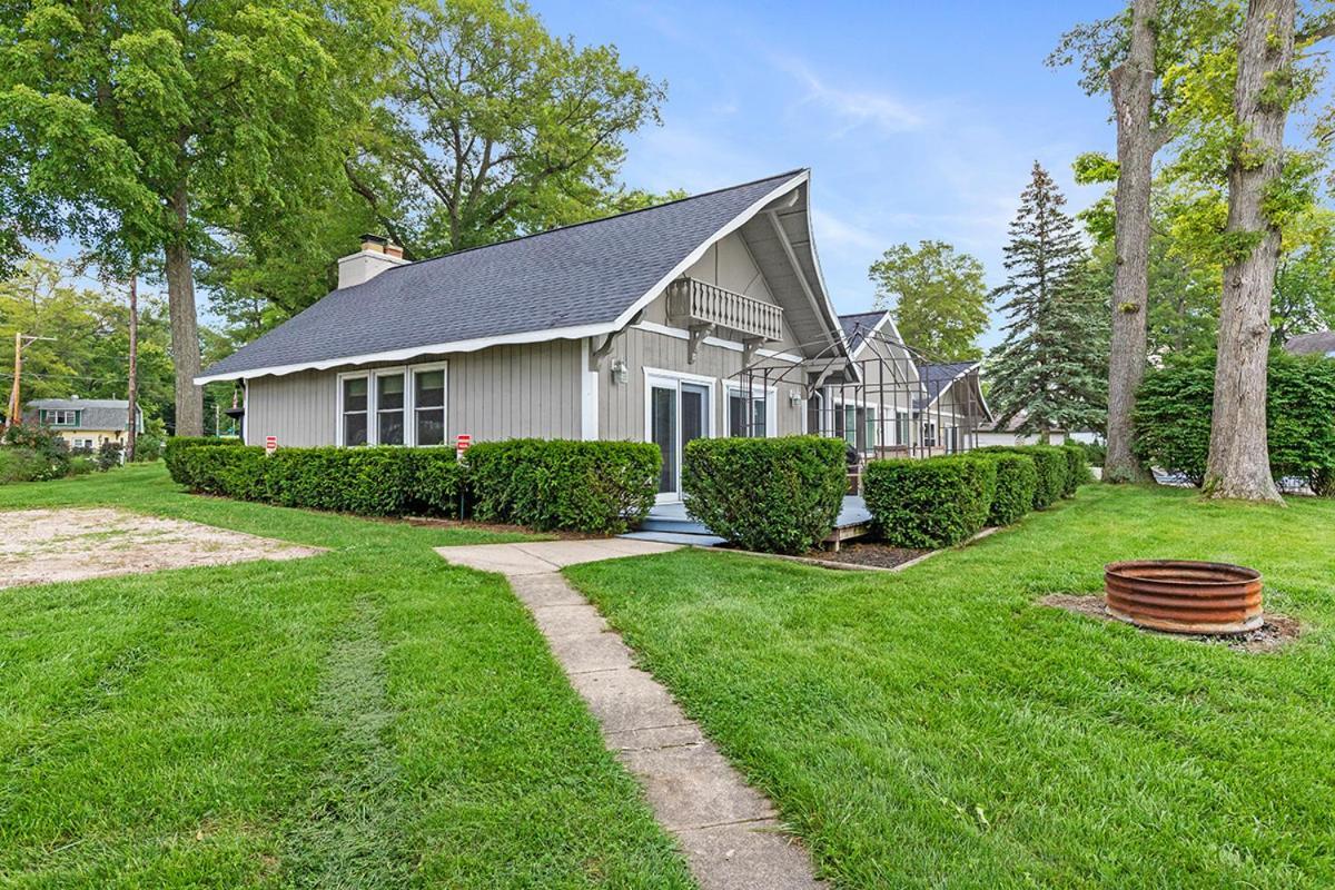 Lakeside Getaway With Dock, Firepit, Grill Newaygo Extérieur photo